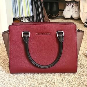 Michael Kors Selma Saffiano Crossbody